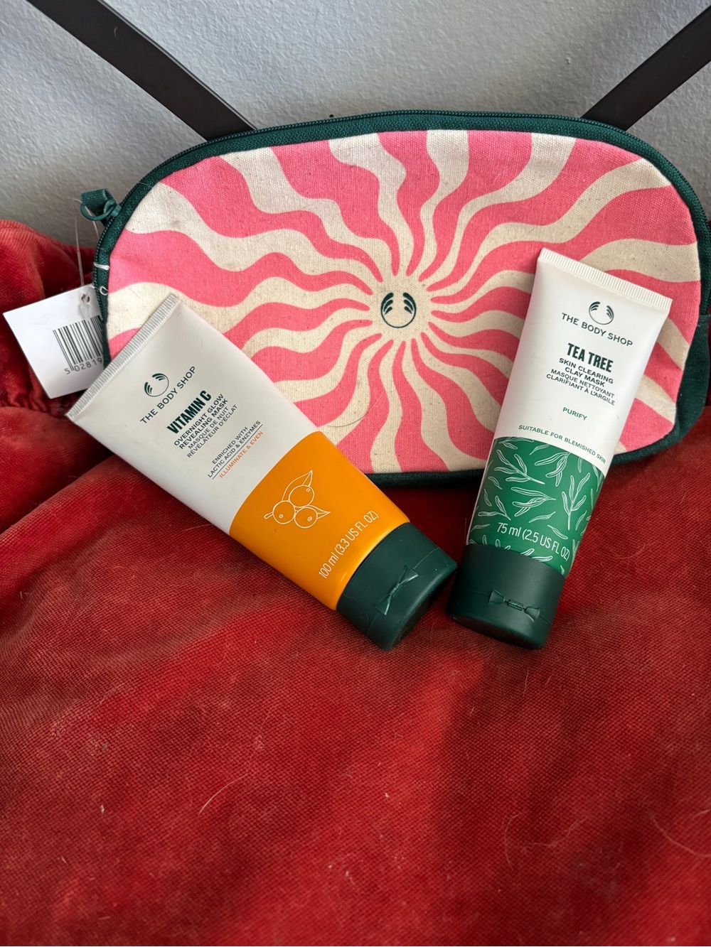 The Body Shop Pink Swirl Cosmetic Pouch with Vitamin C and Tea Tree Mask Set